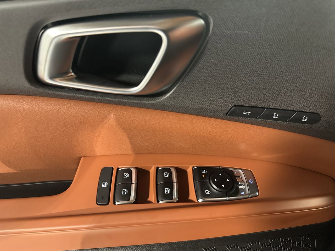 New 2026 Kia Carnival EX image 17