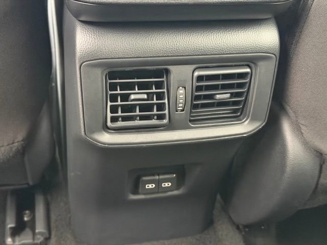 Used 2025 Toyota RAV4 XLE AWD/4WD image 17