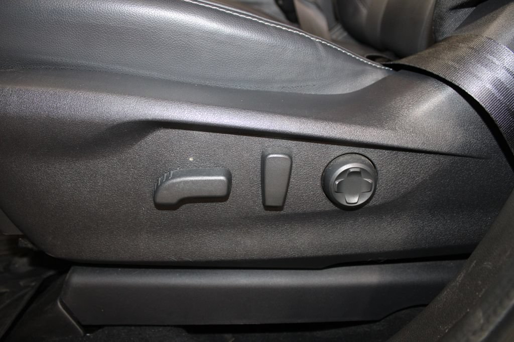 Used 2023 Subaru Ascent Limited w/ Technology Package AWD/4WD image 18