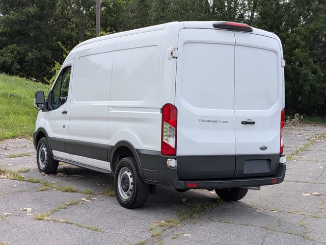 Used 2018 Ford Transit 250 130 Medium Roof RWD image 4