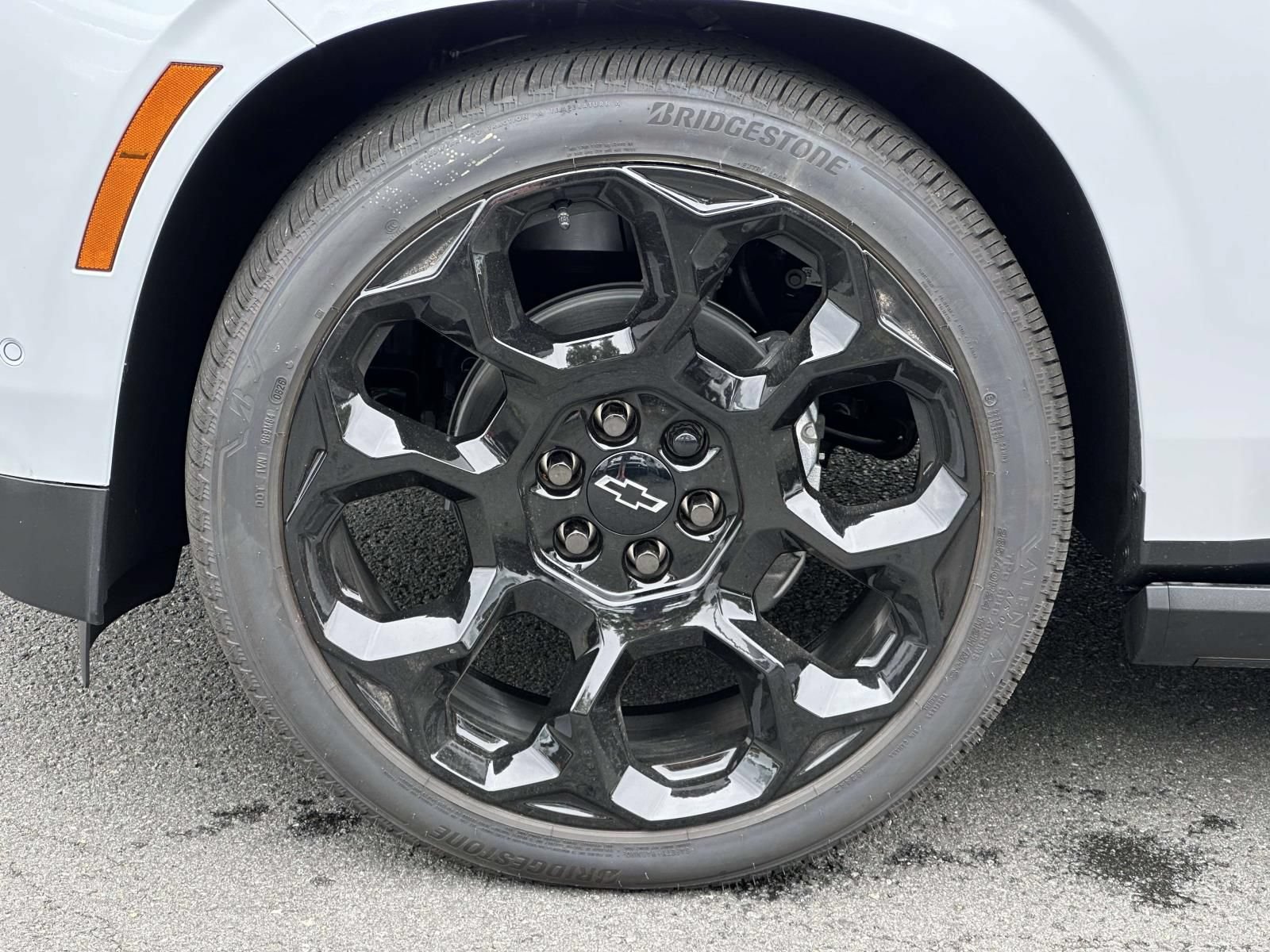 New 2026 Chevrolet Suburban High Country AWD/4WD image 7