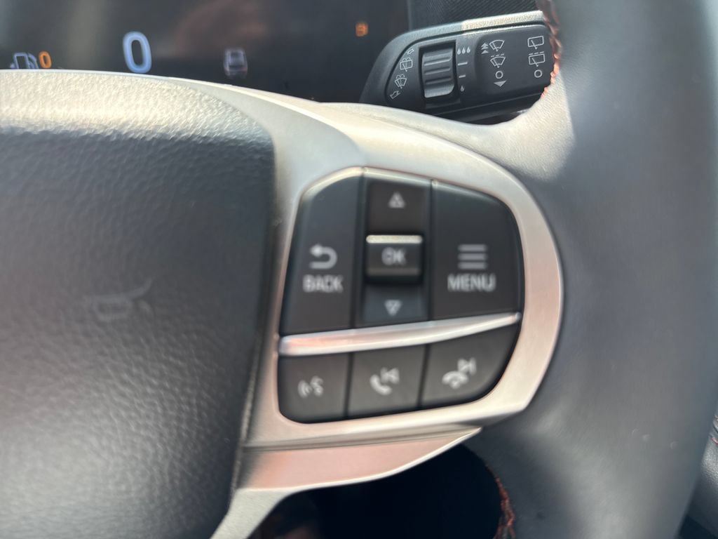 Used 2025 Ford Explorer Active w/ Active Comfort Package AWD/4WD image 18