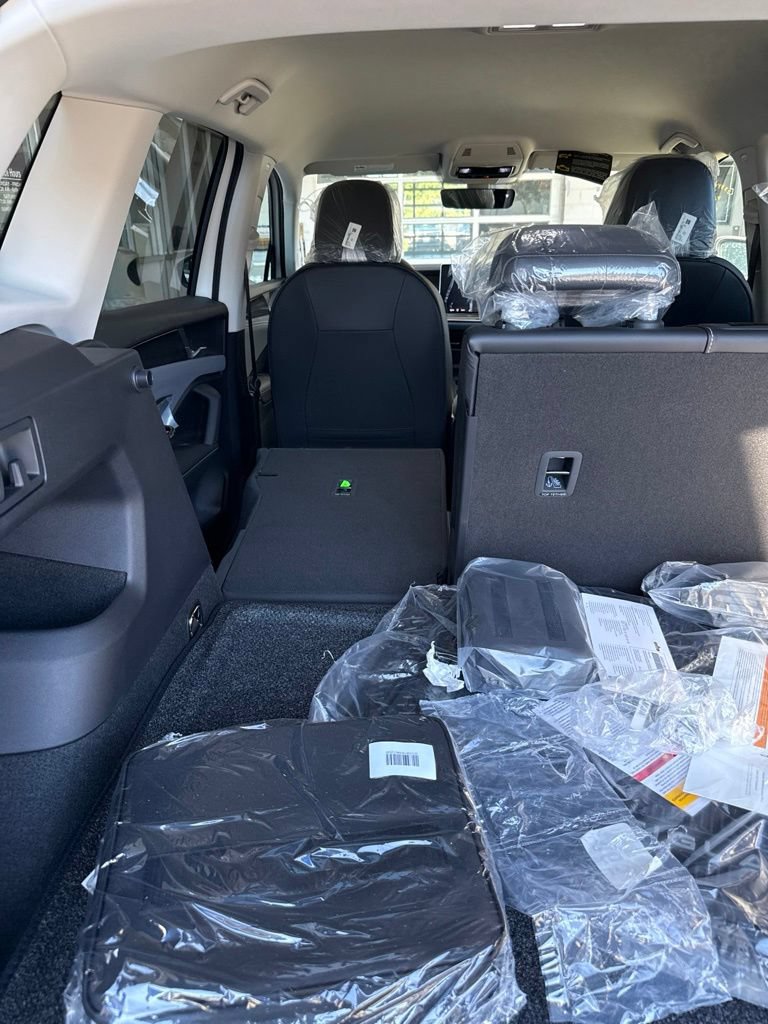 New 2026 Volkswagen Tiguan SE AWD/4WD image 13