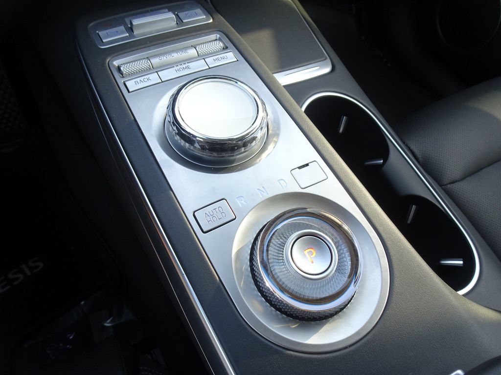 Used 2024 Genesis GV70 2.5T w/ Select Package AWD/4WD image 18