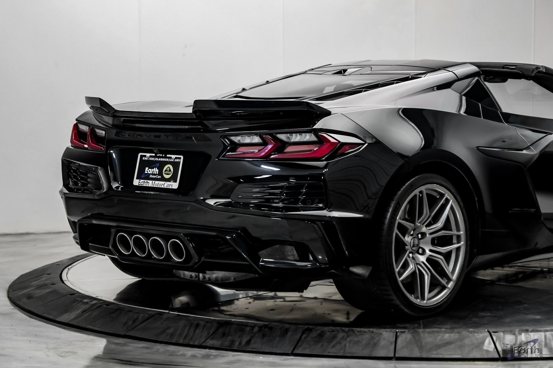 Used 2024 Chevrolet Corvette Z06 RWD image 25