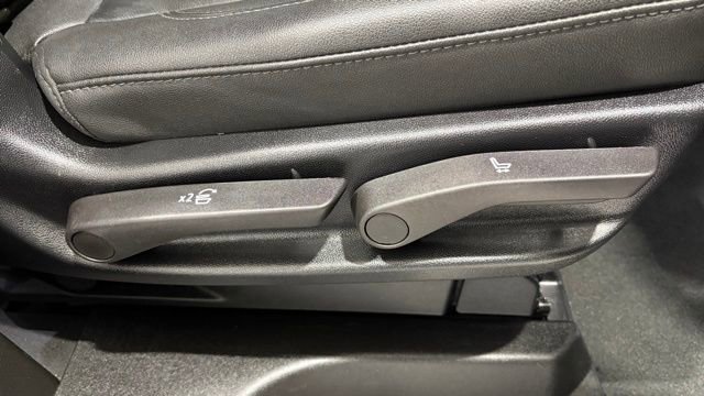 Used 2025 Chevrolet Tahoe LT image 28