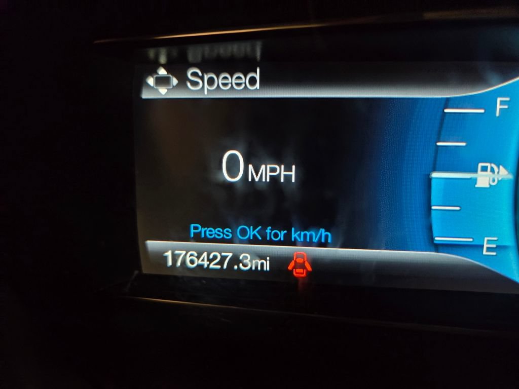 Used 2018 Ford Explorer XLT w/ Equipment Group 202A AWD/4WD image 12