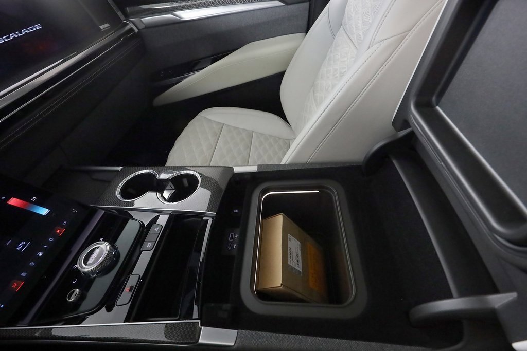 Used 2025 Cadillac Escalade V image 38