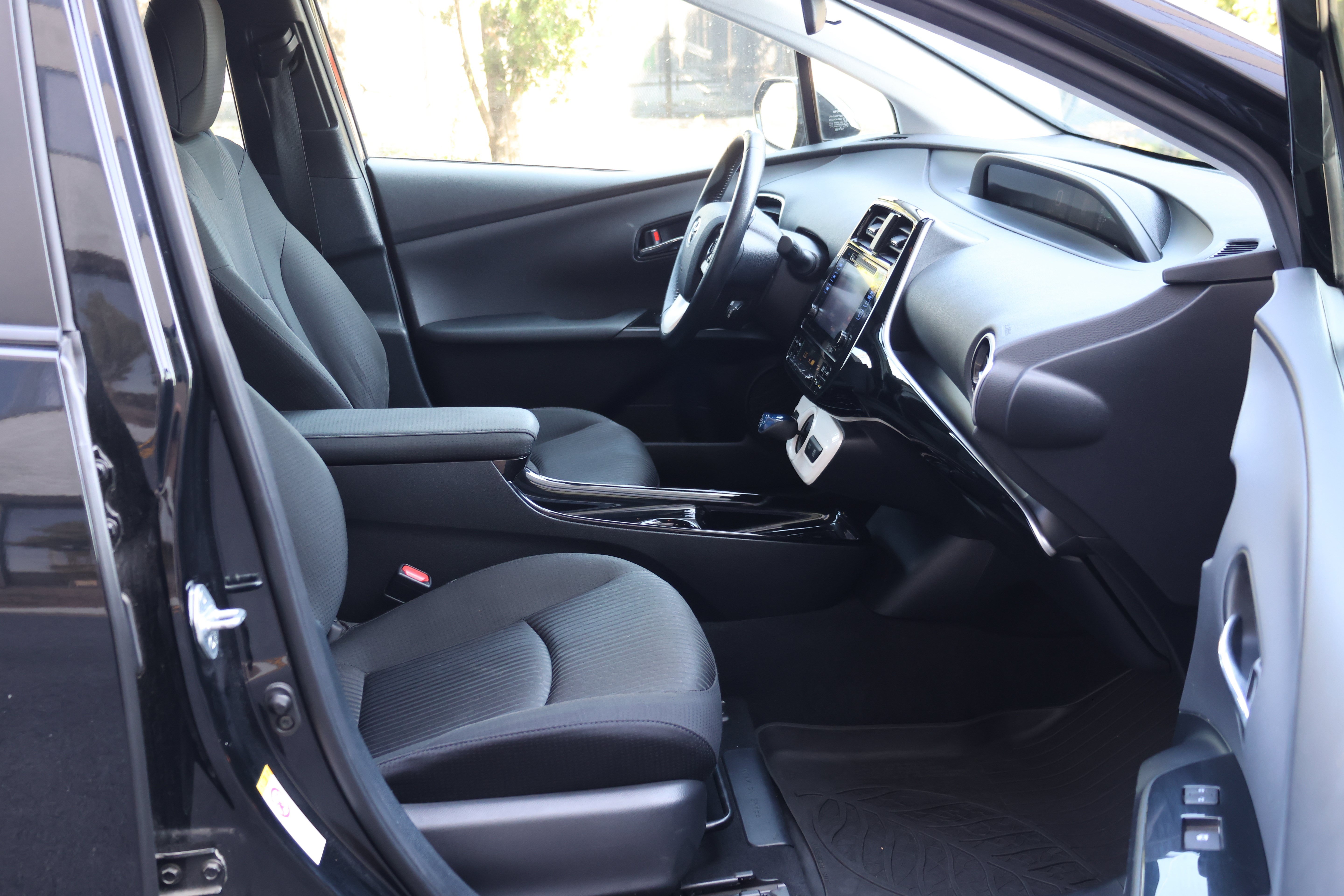 Used 2017 Toyota Prius Three FWD image 35