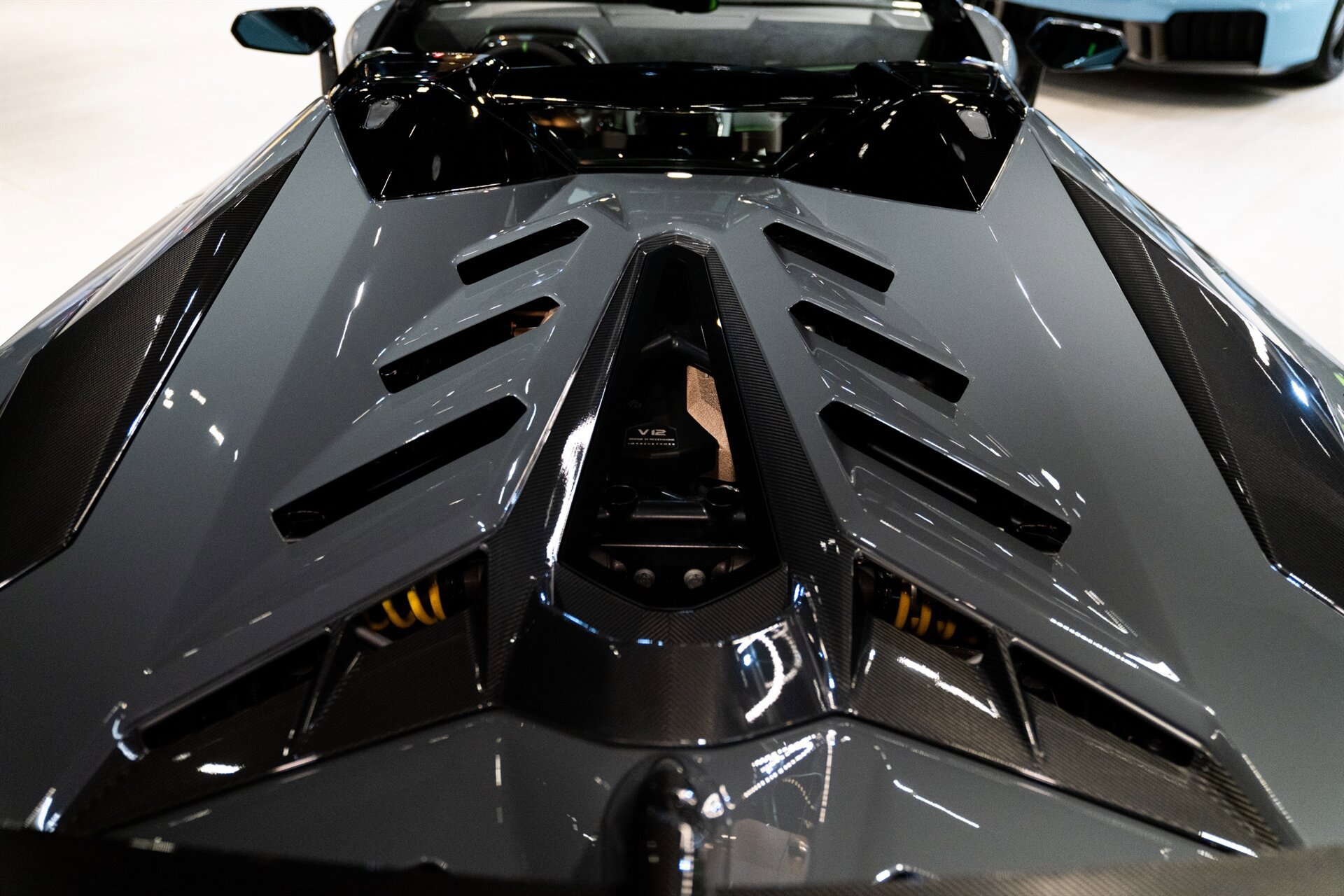 Used 2020 Lamborghini Aventador SVJ AWD/4WD image 17
