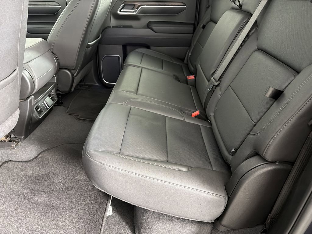 Used 2025 GMC Sierra 1500 SLT image 18