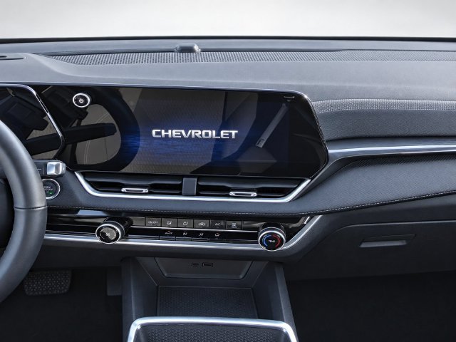 Certified 2026 Chevrolet Equinox LT FWD image 17