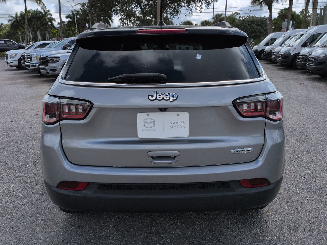 Used 2019 Jeep Compass Latitude FWD image 6