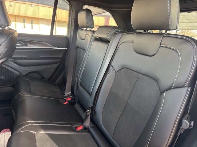 New 2026 Jeep Grand Cherokee Laredo image 13