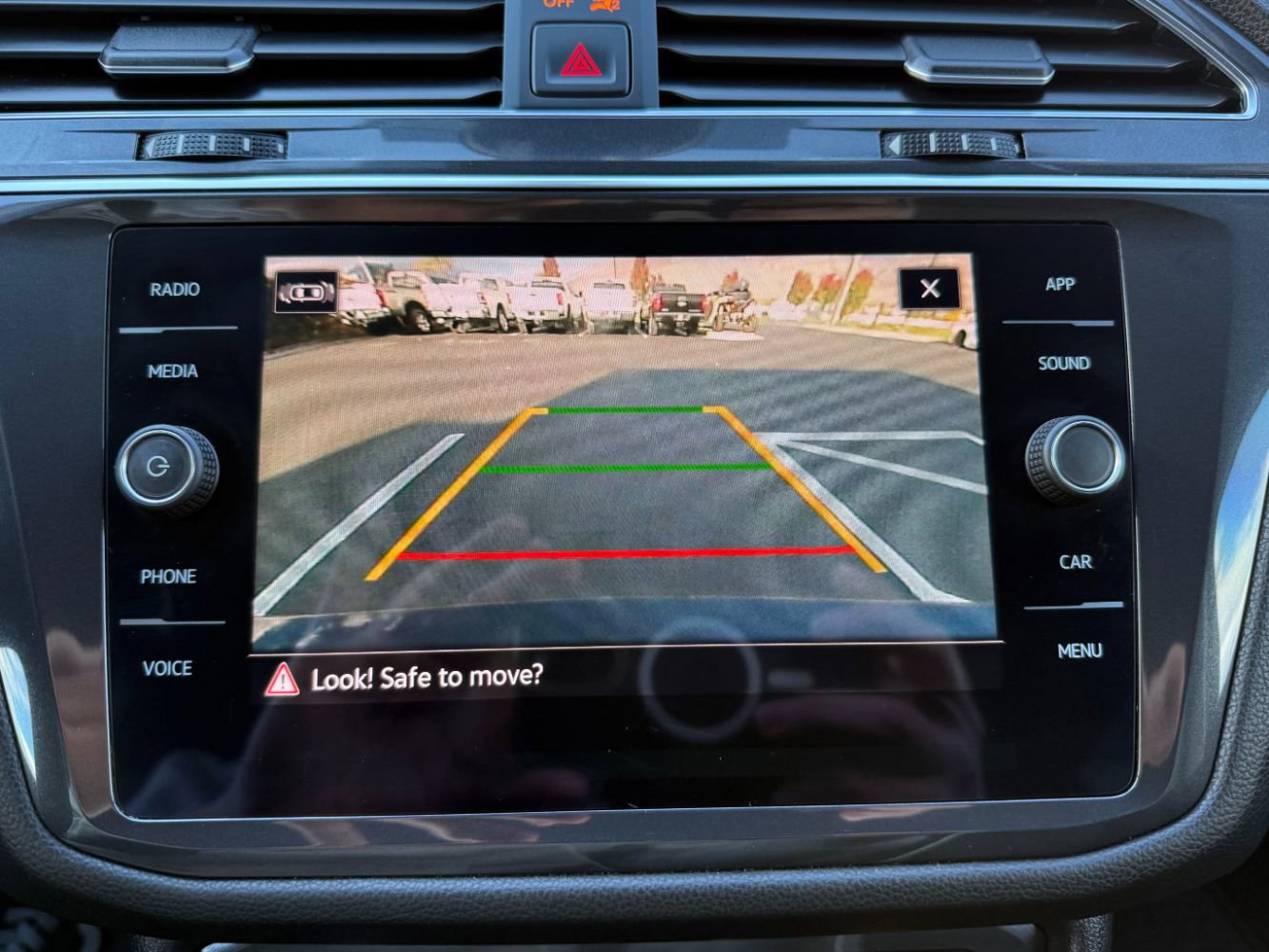 Used 2023 Volkswagen Tiguan SE image 17