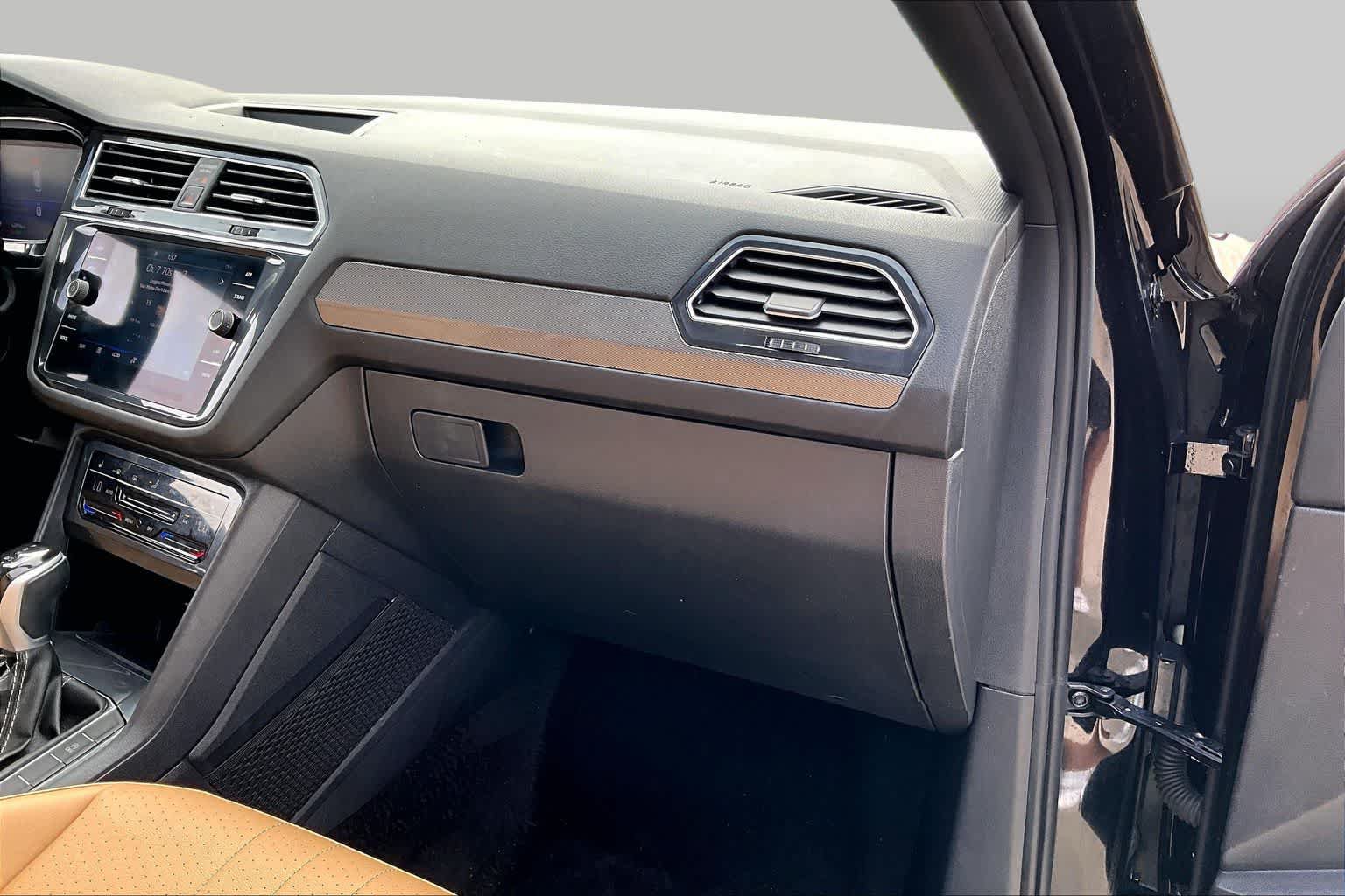 Used 2023 Volkswagen Tiguan SE FWD image 17