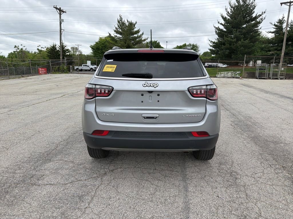Used 2024 Jeep Compass Limited AWD/4WD image 6