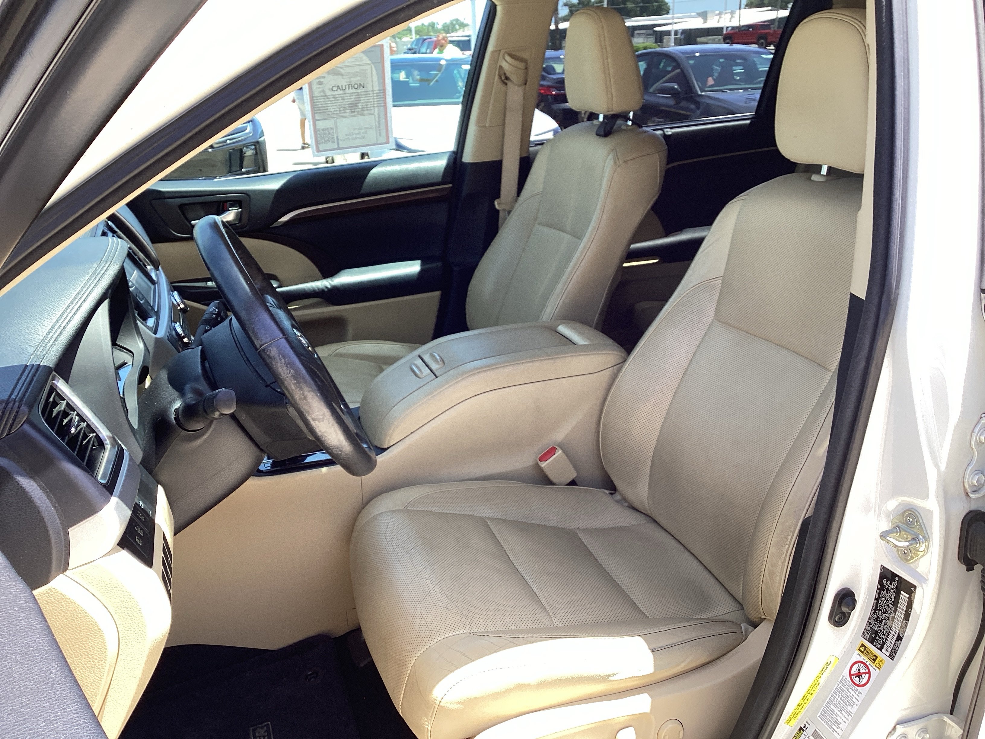 Used 2014 Toyota Highlander Limited Platinum AWD/4WD image 16