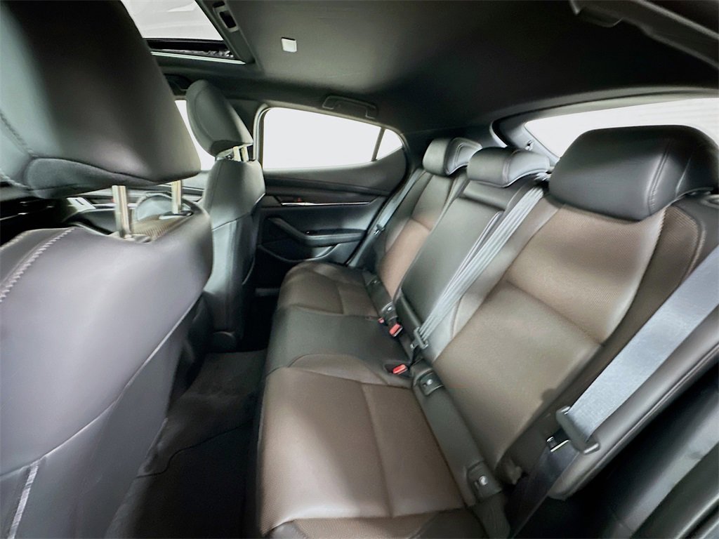 New 2025 MAZDA MAZDA3 Hatchback w/Premium Plus Pkg image 17