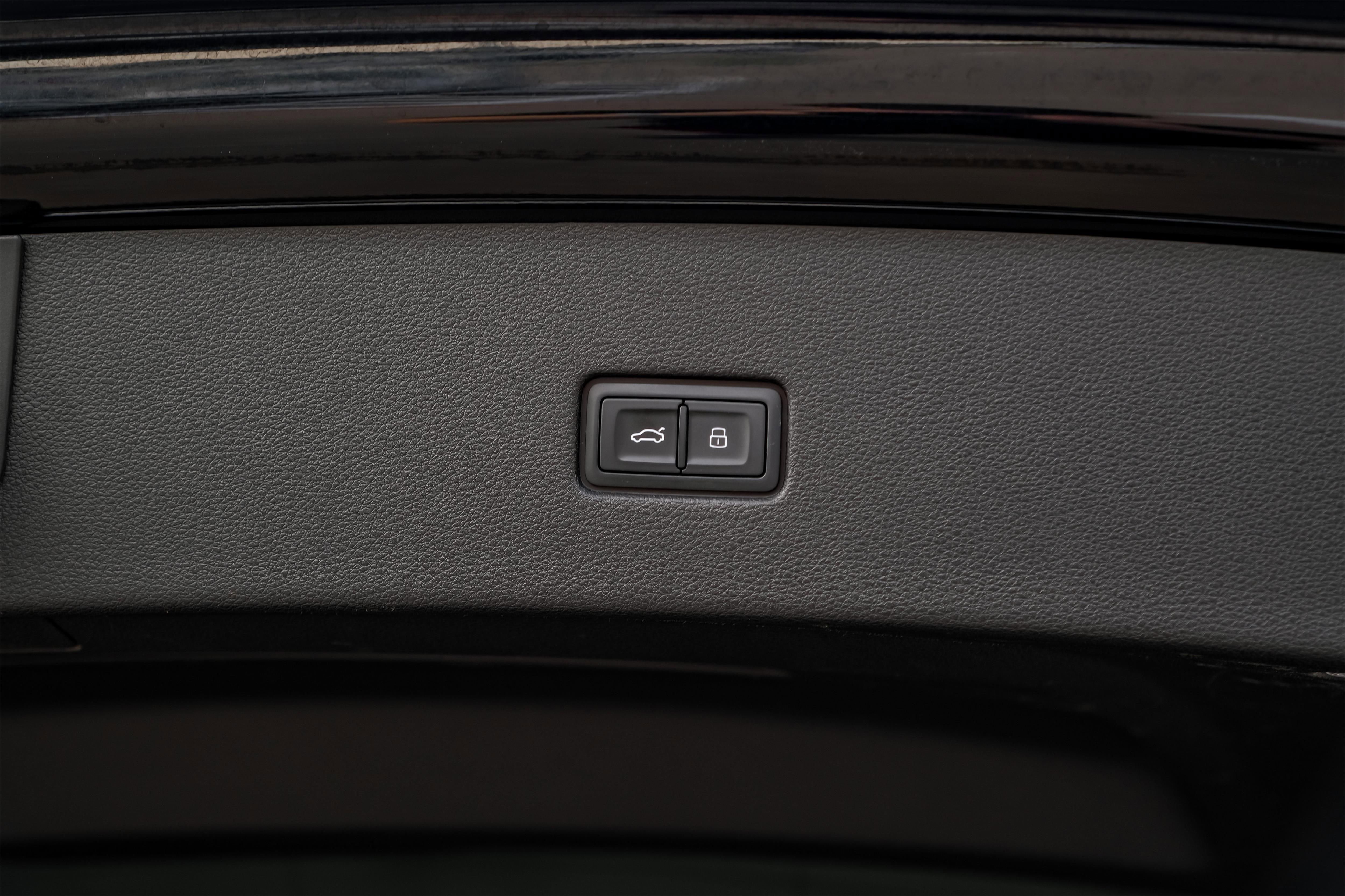 Used 2021 Audi Q8 Premium w/ Convenience Package image 48