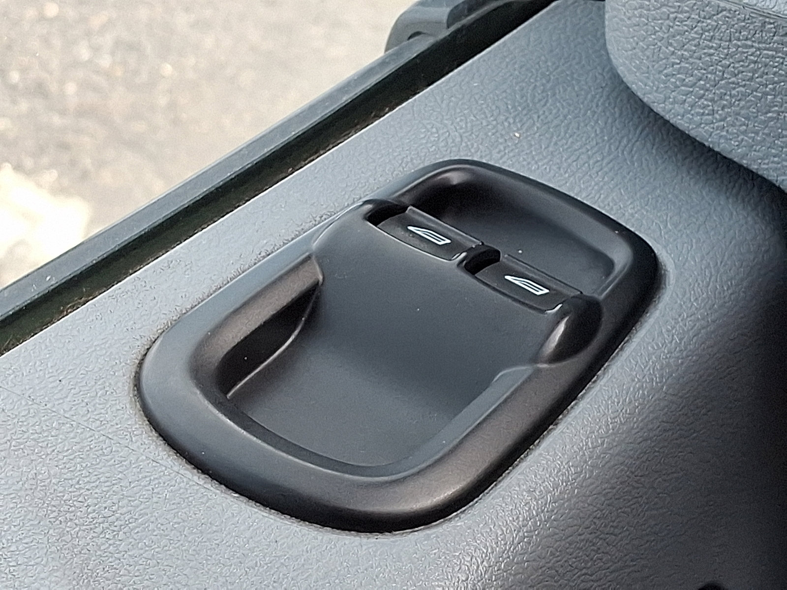 Certified 2019 Ford Transit 250 130 Low Roof w/ Exterior Upgrade Package image 24