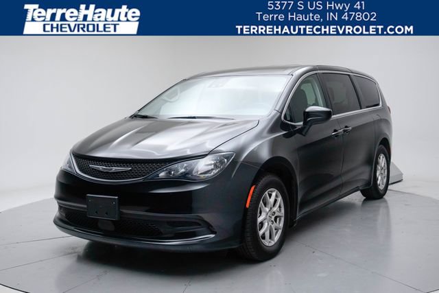 Used 2023 Chrysler Voyager LX FWD image 1