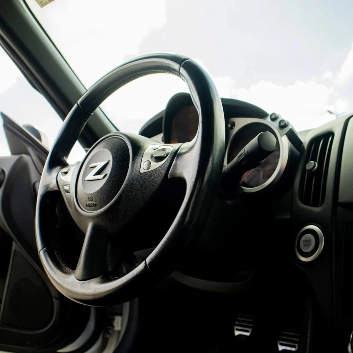 Used 2009 Nissan 370Z NISMO RWD image 20