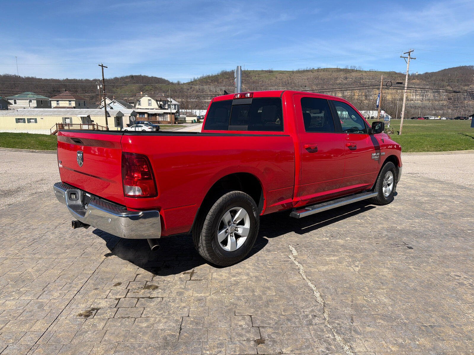 Used 2020 RAM 1500 Classic SLT w/ Luxury Group RWD image 8