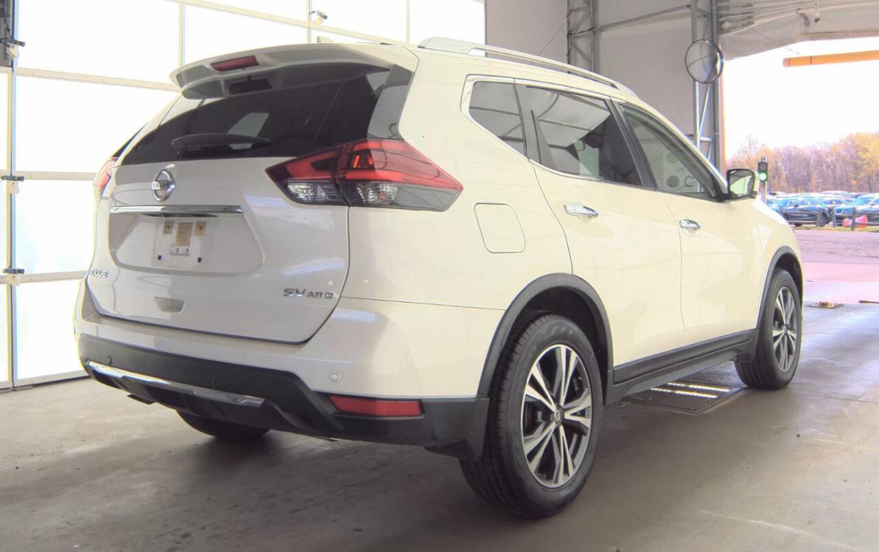 Used 2019 Nissan Rogue SV w/ Premium Package AWD/4WD image 3