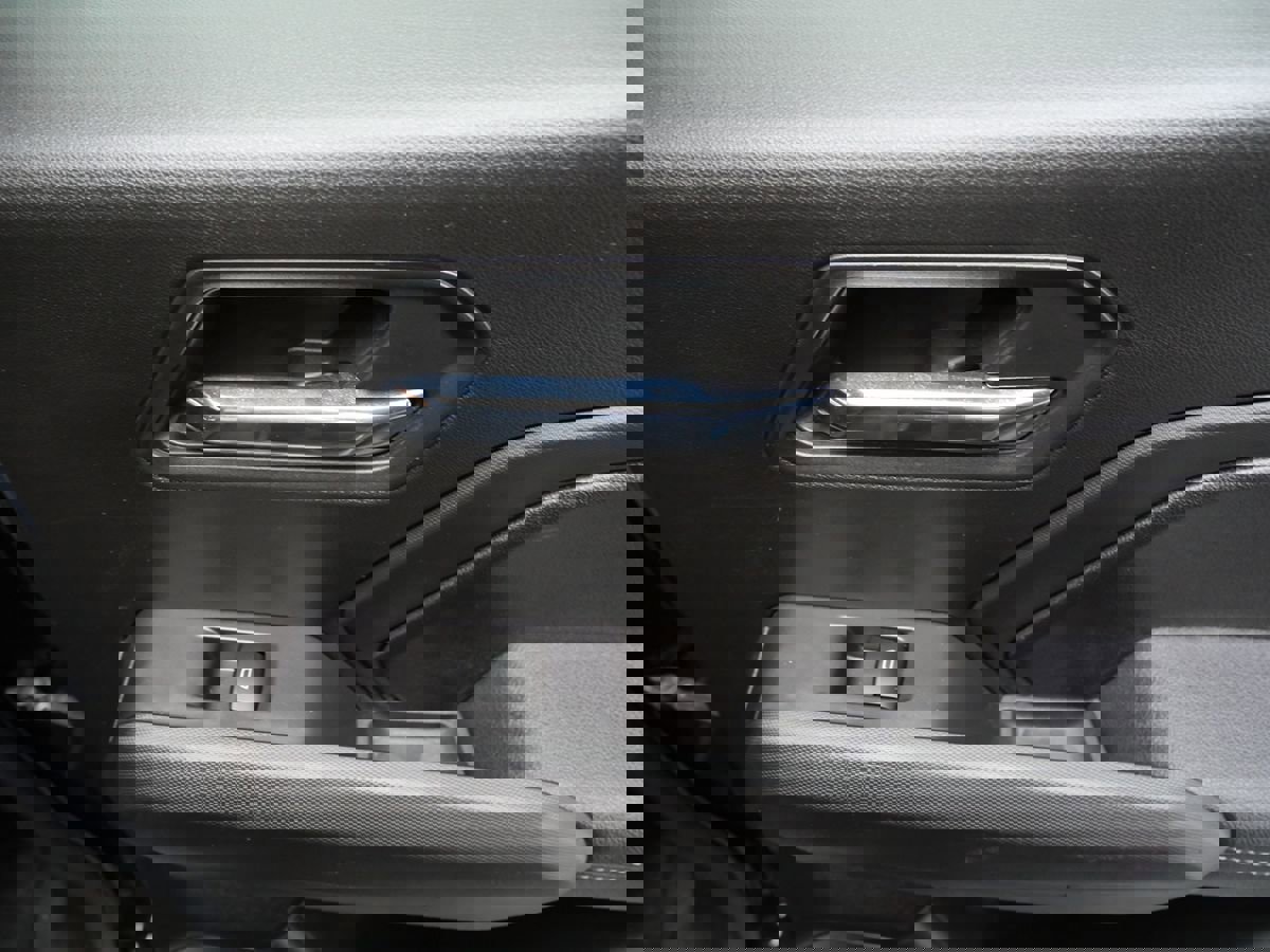 Used 2023 Chevrolet Colorado LT w/ LT Convenience Package image 28