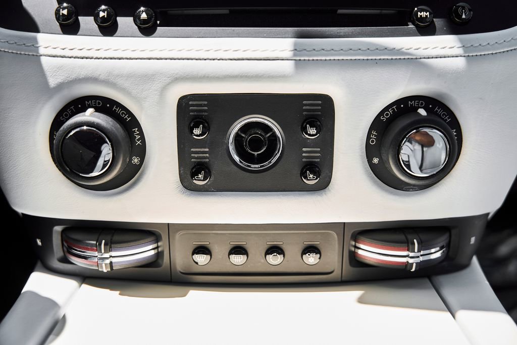 Used 2019 Rolls-Royce Wraith RWD image 62