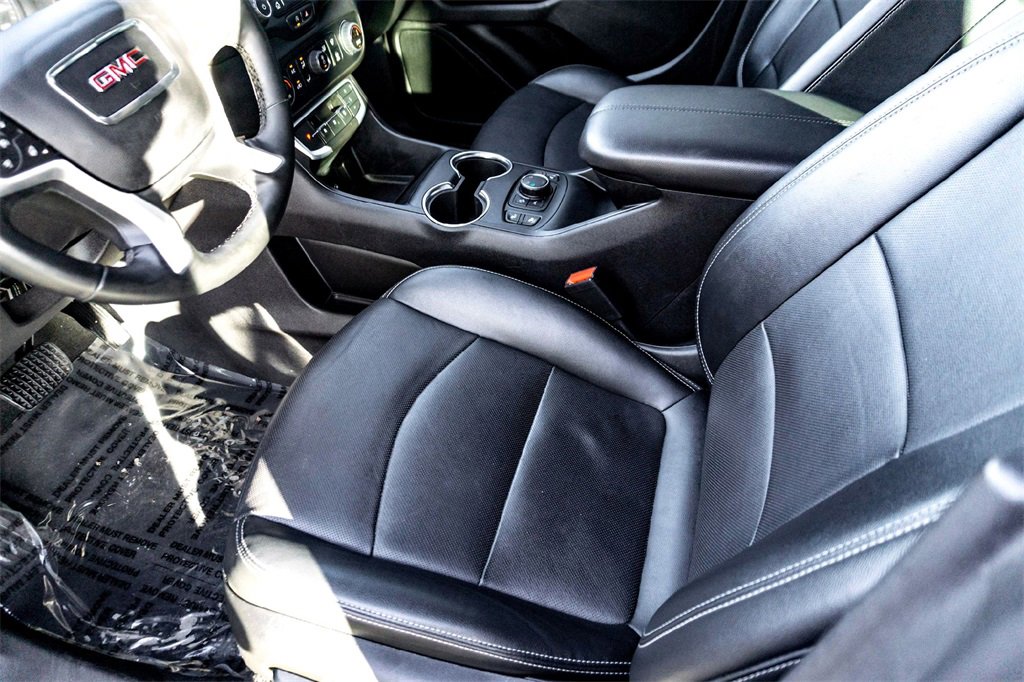 Used 2024 GMC Terrain SLT image 14