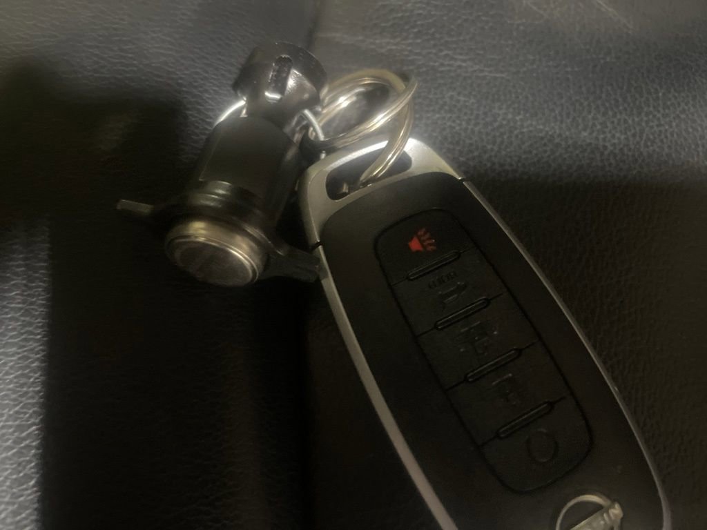 Used 2023 Nissan Pathfinder SL w/ Lighting Package (N92) image 38