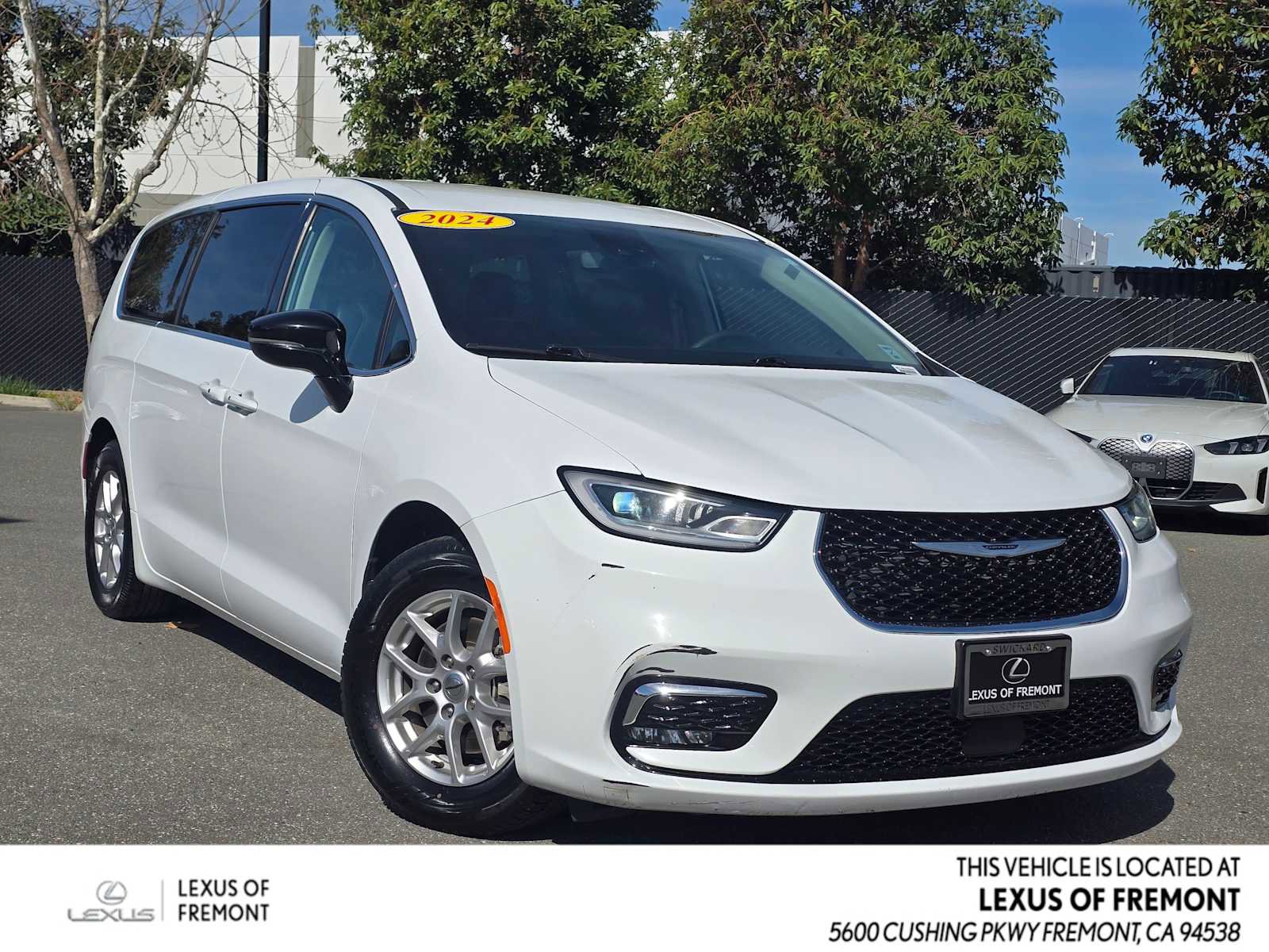 Used 2024 Chrysler Pacifica Touring-L