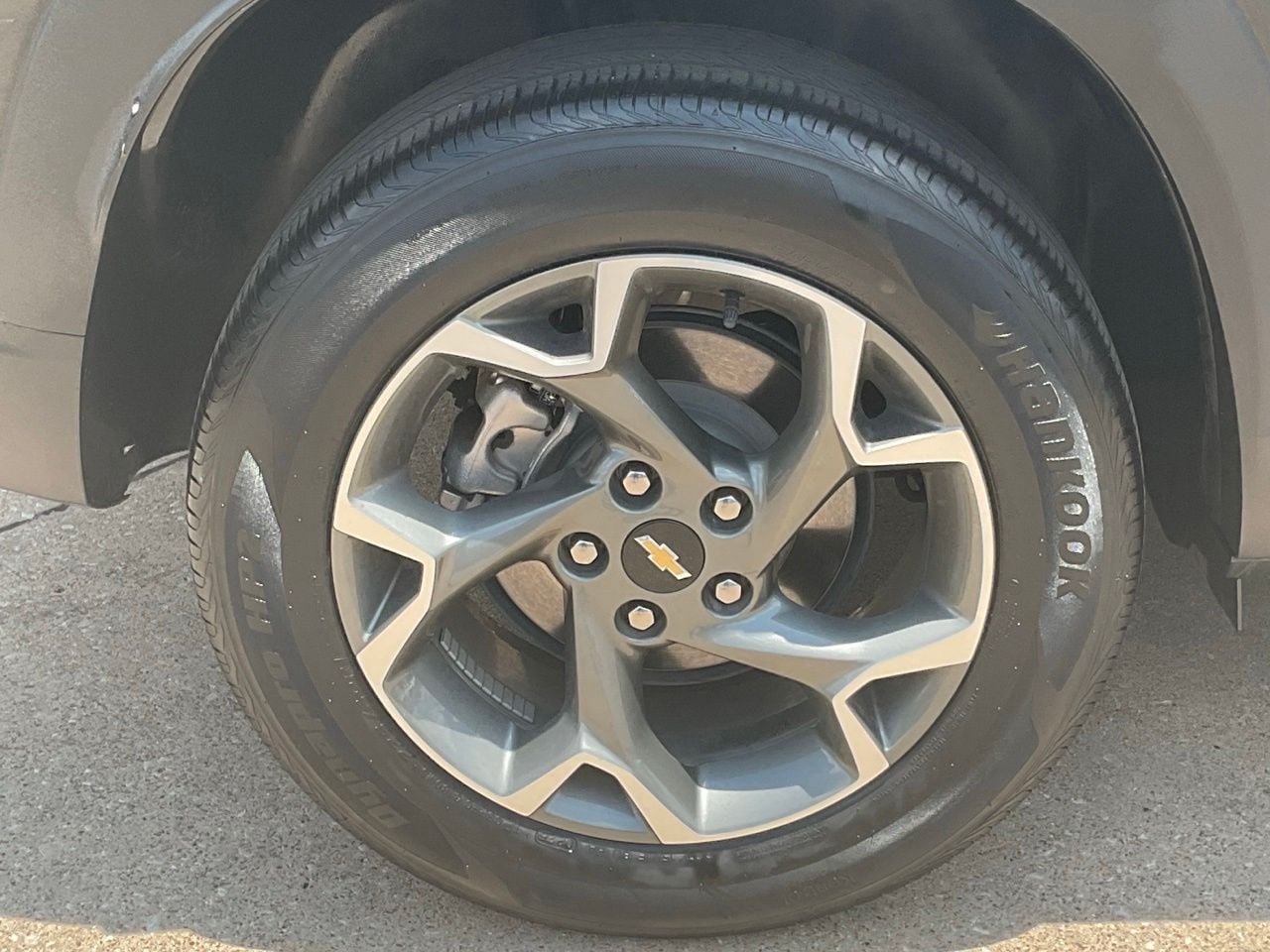 Used 2025 Chevrolet Trax LT FWD image 7