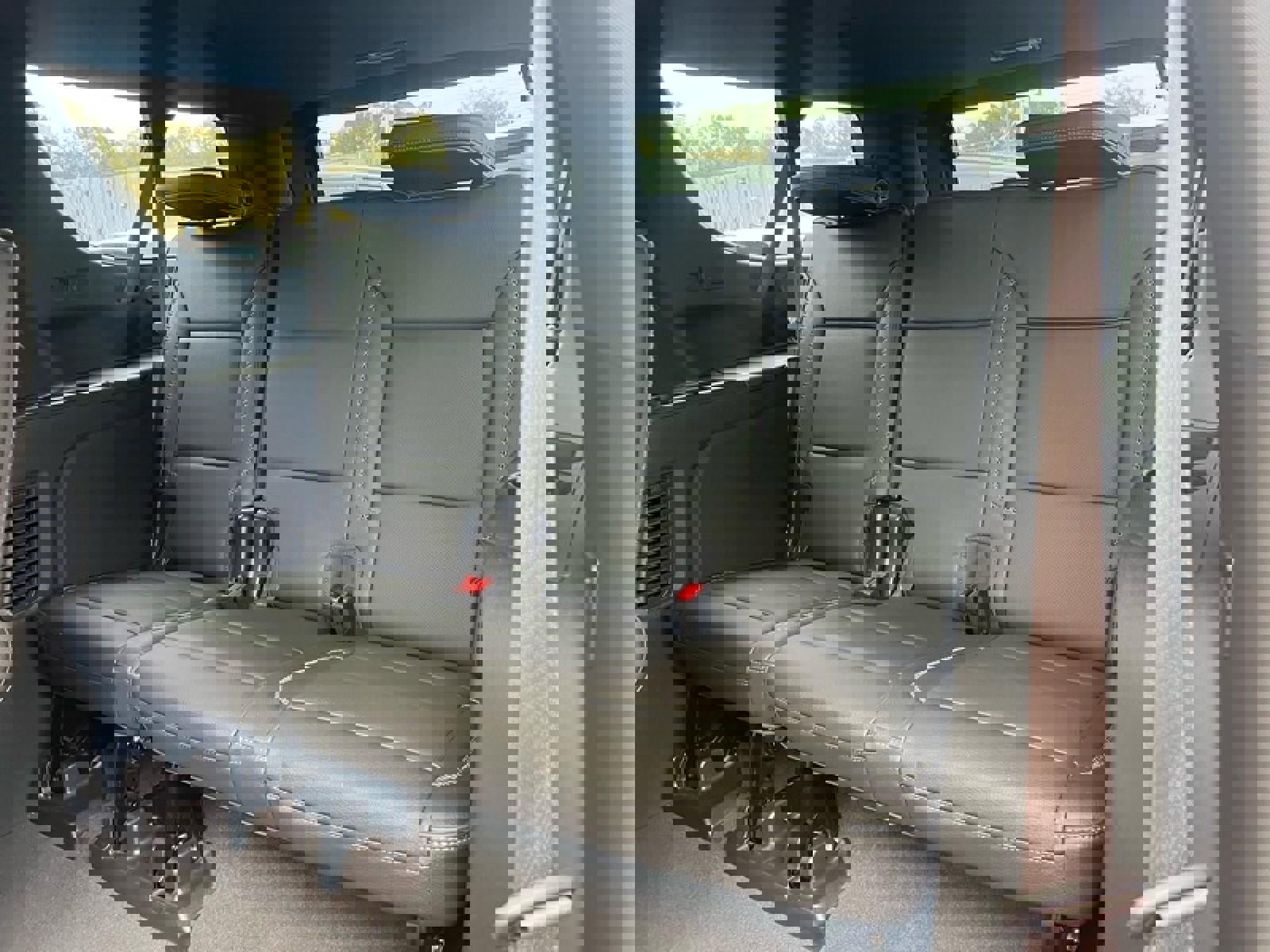 Used 2022 GMC Yukon XL Denali w/ Denali Premium Package image 34