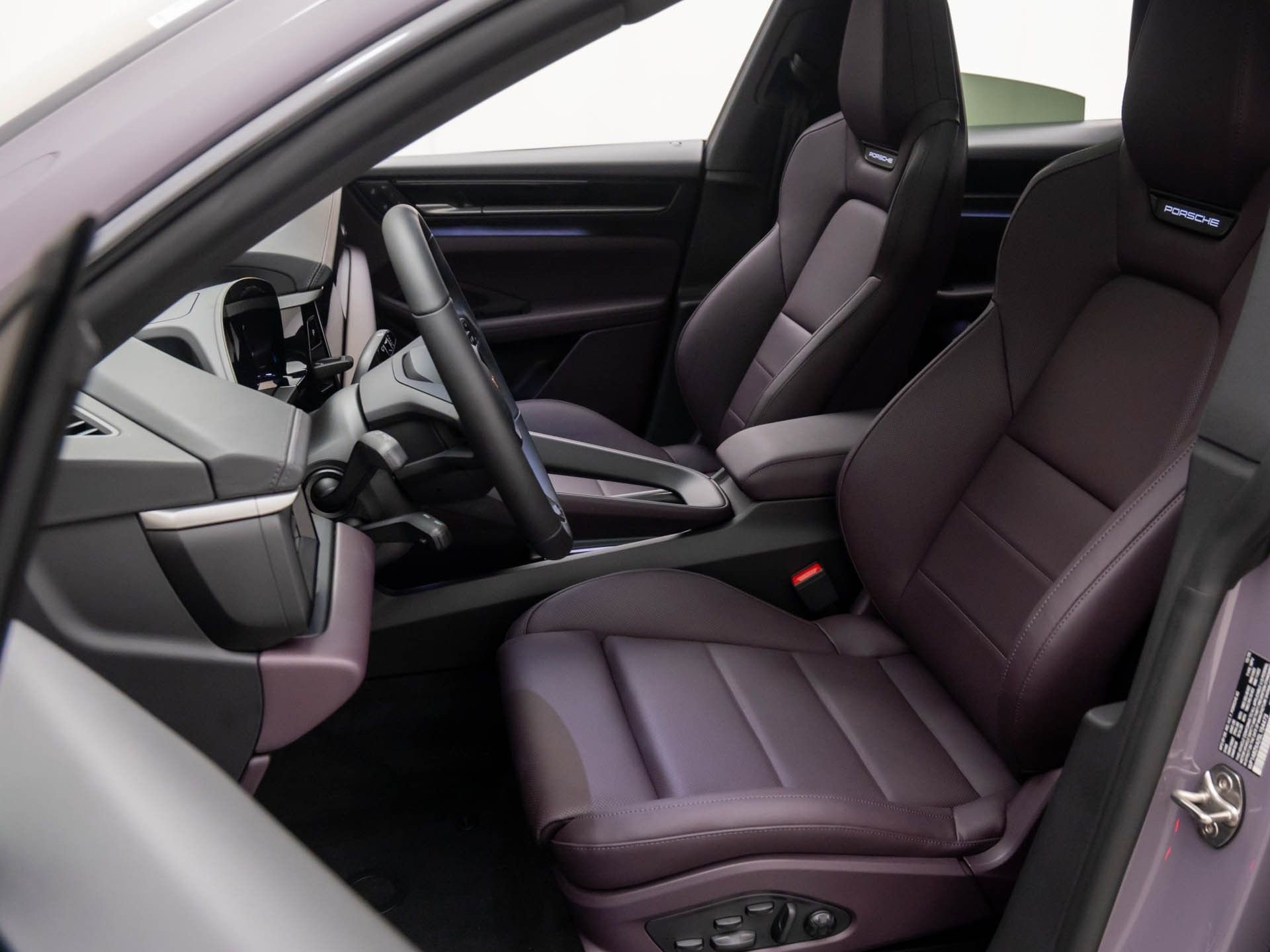 New 2025 Porsche Macan 4S Electric image 5