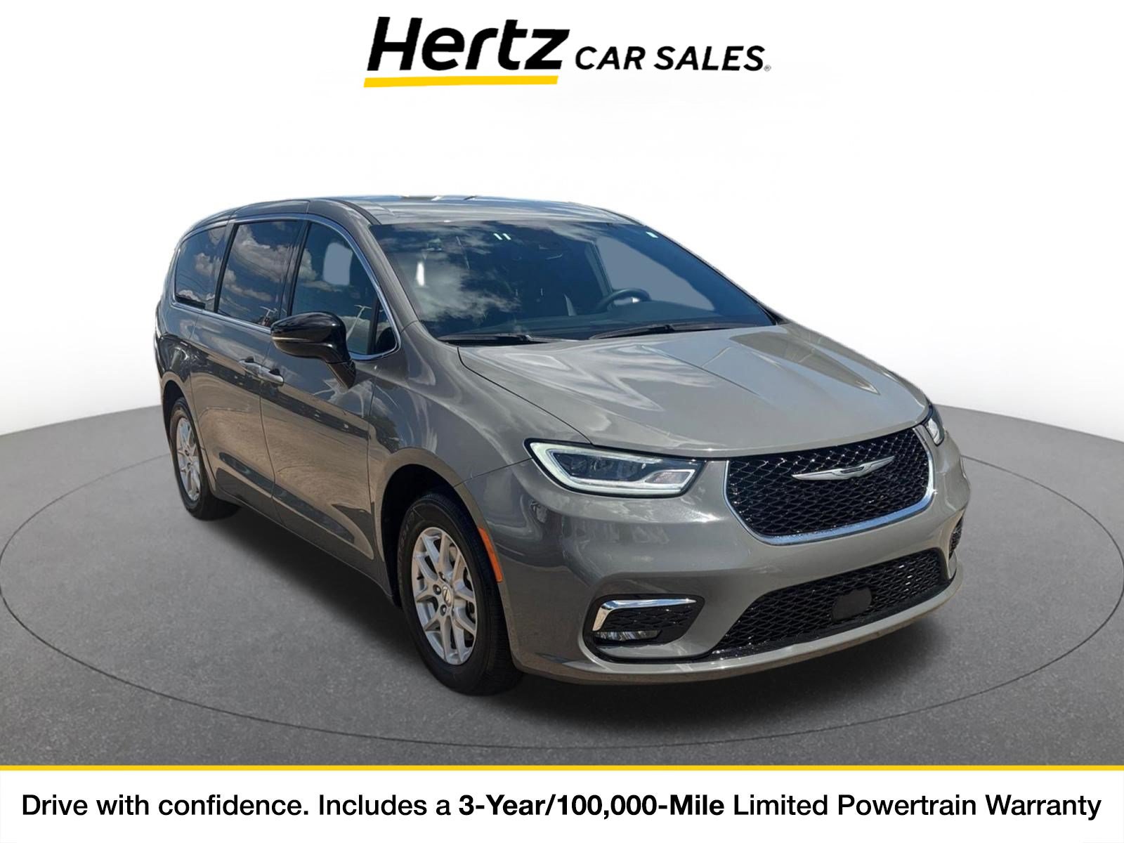 Used 2025 Chrysler Pacifica Select