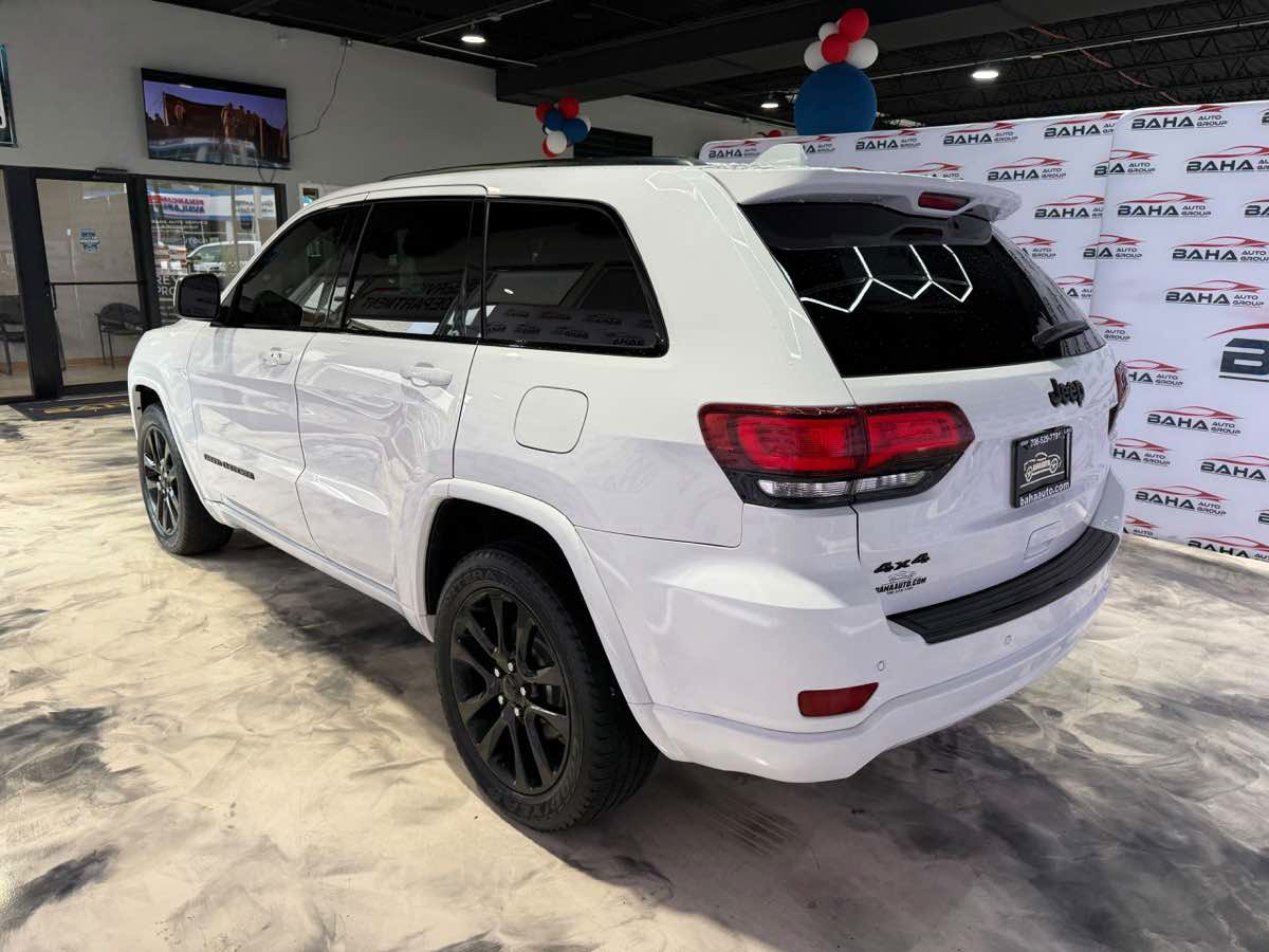Used 2019 Jeep Grand Cherokee Altitude AWD/4WD image 8