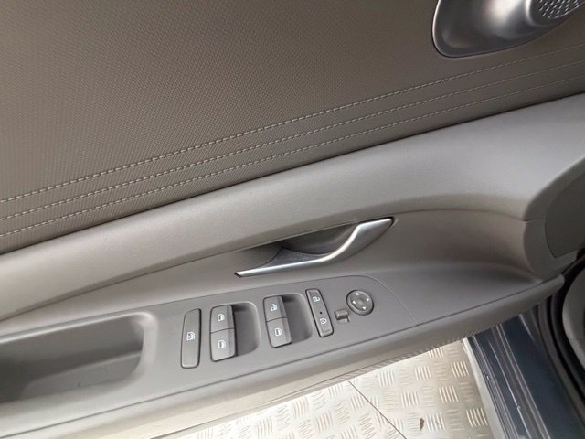Certified 2023 Hyundai Elantra SEL w/ Preferred Accessory Package FWD image 27