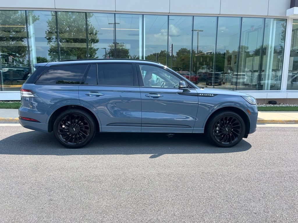 Used 2025 Lincoln Aviator Reserve w/ Jet Appearance Package AWD/4WD image 9