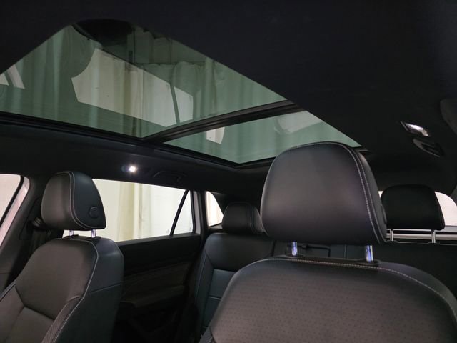 Certified 2022 Volkswagen Atlas Cross Sport SE w/ Panoramic Sunroof Package image 25