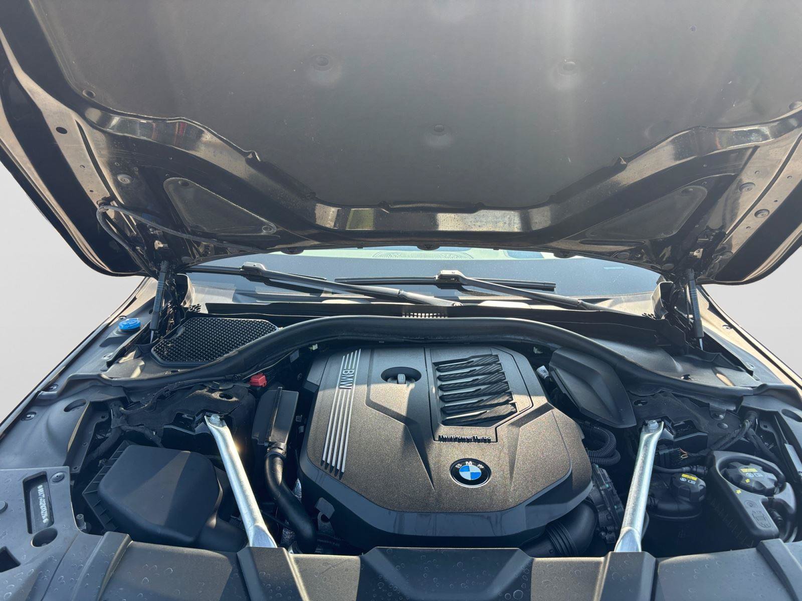 Used 2022 BMW 740i xDrive w/ M Sport Package AWD/4WD image 20