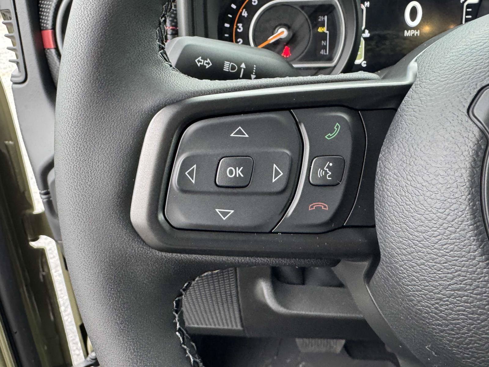 New 2025 Jeep Wrangler Unlimited Rubicon w/ Convenience Group AWD/4WD image 8
