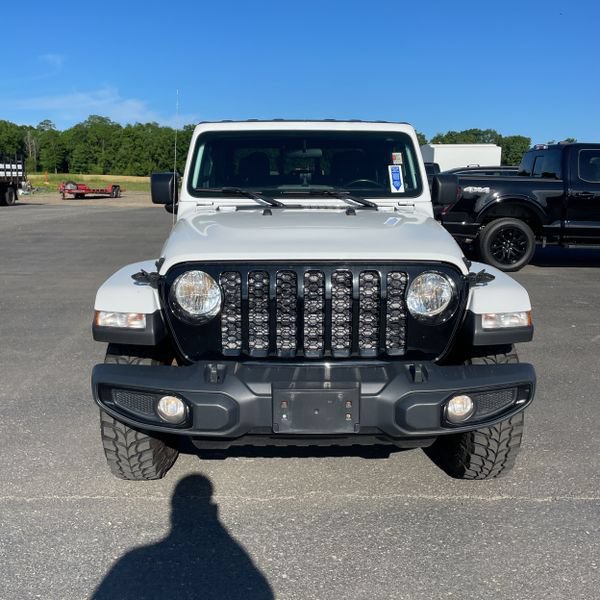 Used 2021 Jeep Gladiator Overland AWD/4WD image 2