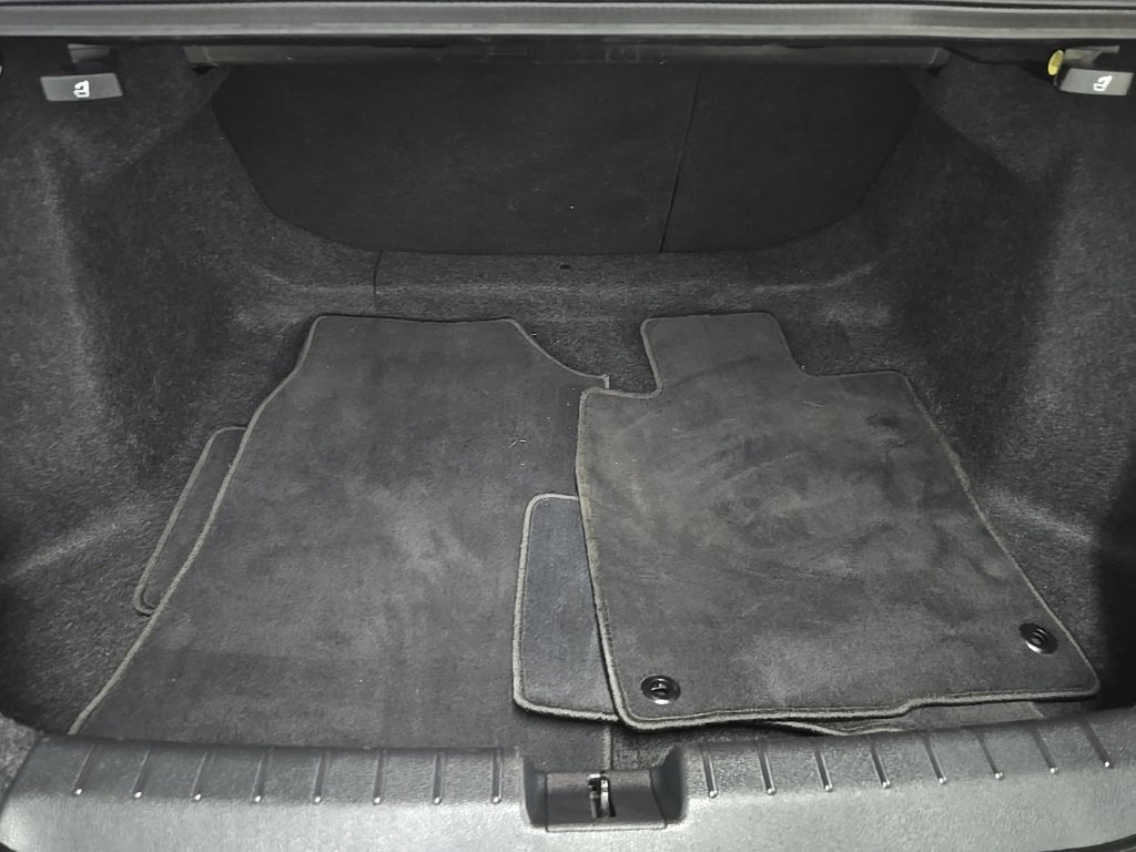 Used 2018 Honda Civic Touring image 12