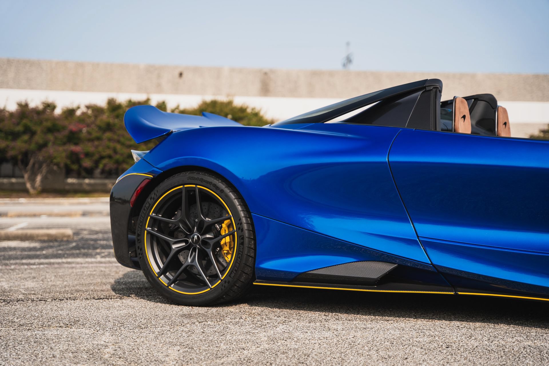 Used 2022 McLaren 765LT RWD image 20