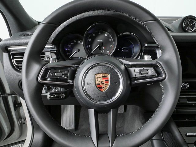 New 2026 Porsche Macan image 10
