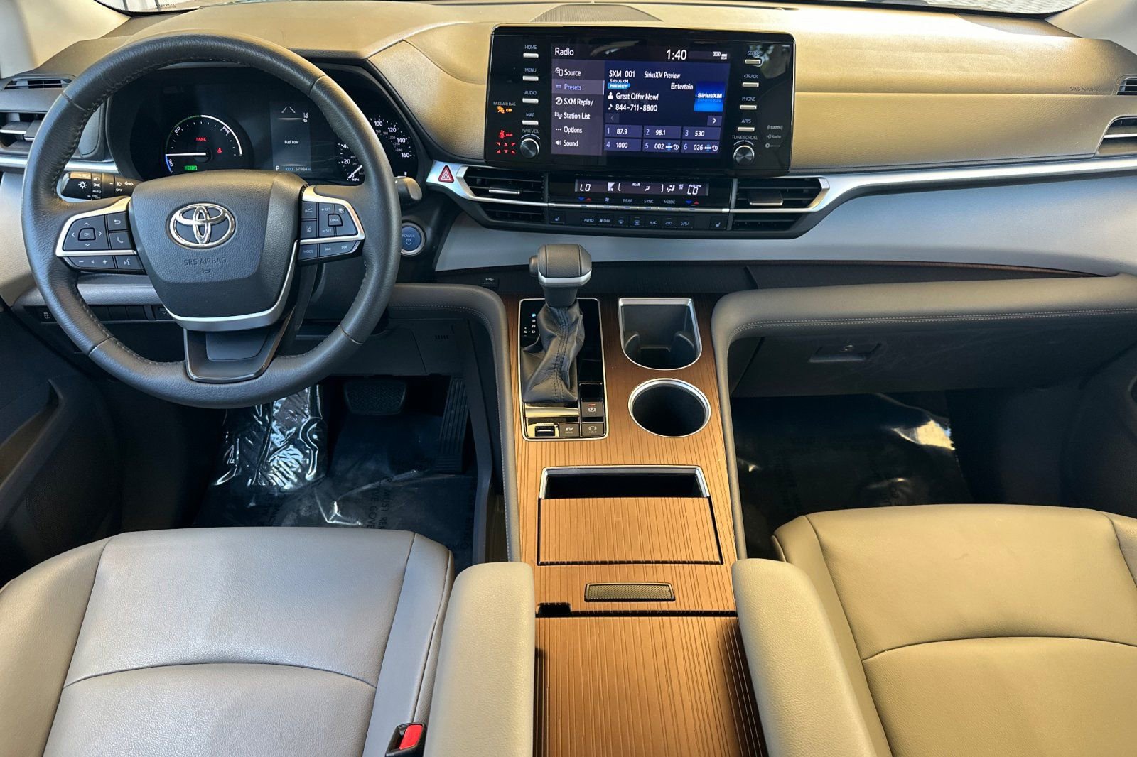 Certified 2022 Toyota Sienna XLE FWD image 17