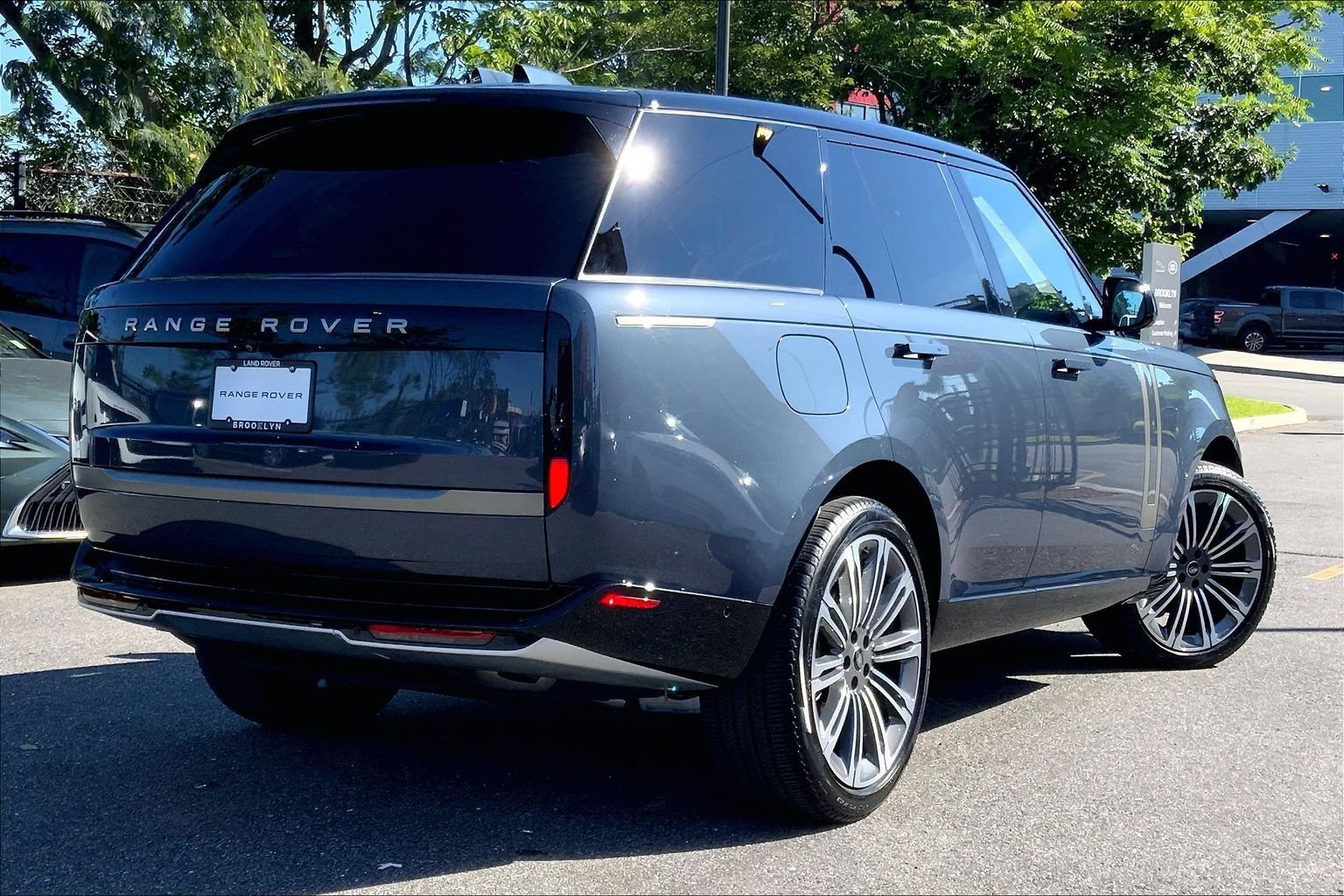 Certified 2024 Land Rover Range Rover SE AWD/4WD image 12
